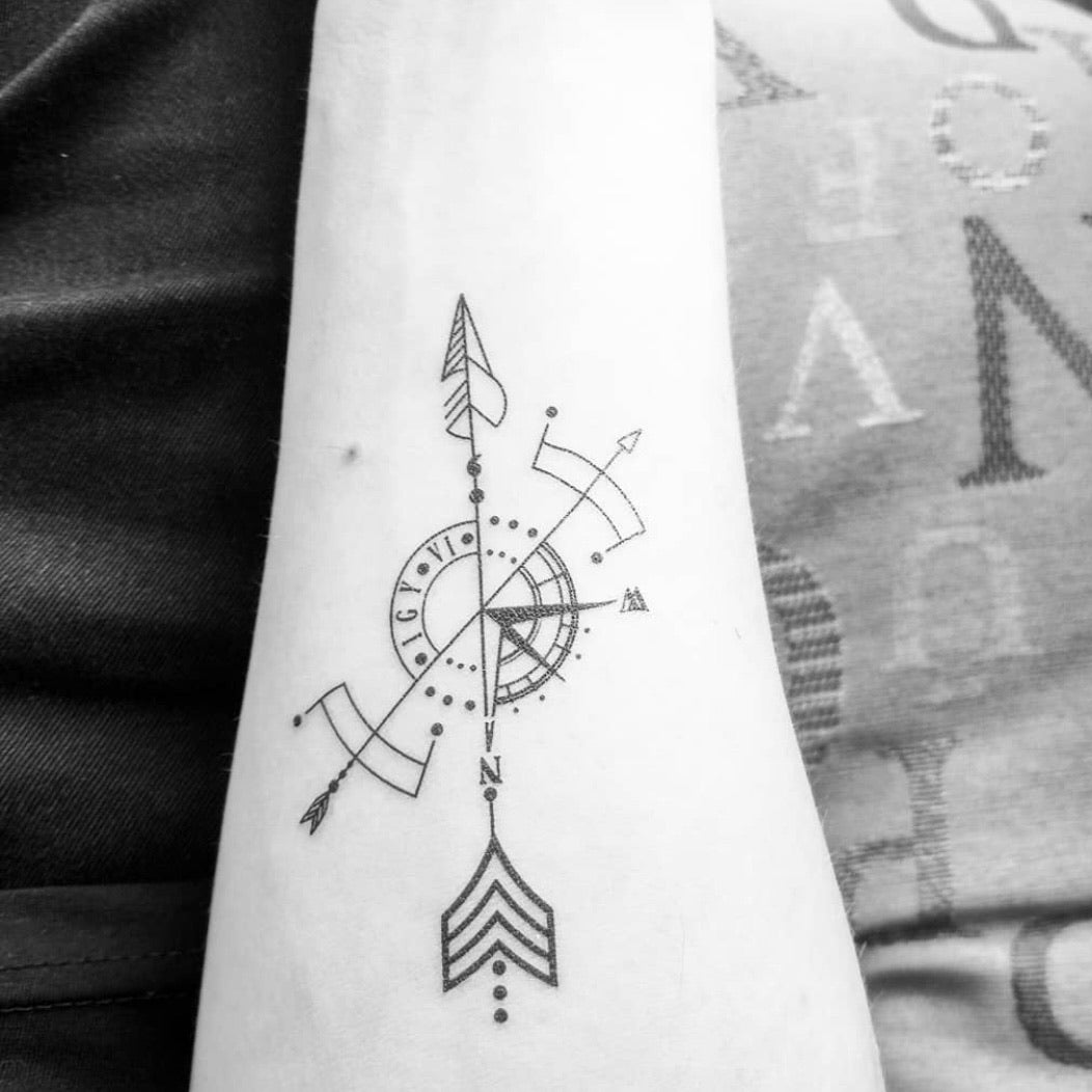 Compass Arrow | Arrow compass tattoo, Compass tattoo, Compass tattoo design