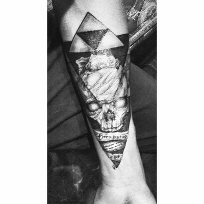 Skull & Triangles